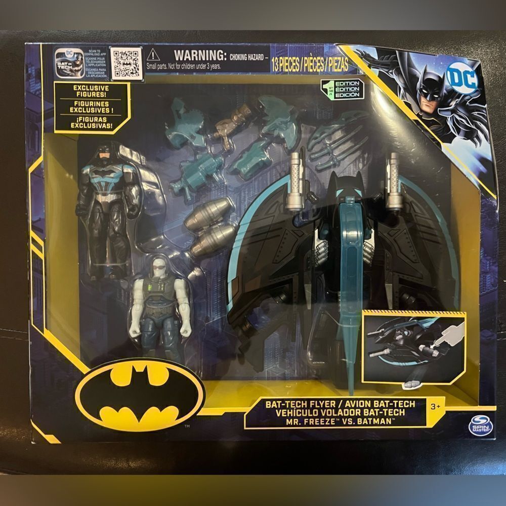 Spin Master DC Bat-Tech Flyer/ Avion Bat-Tech Exclusive Figures 1st Edition